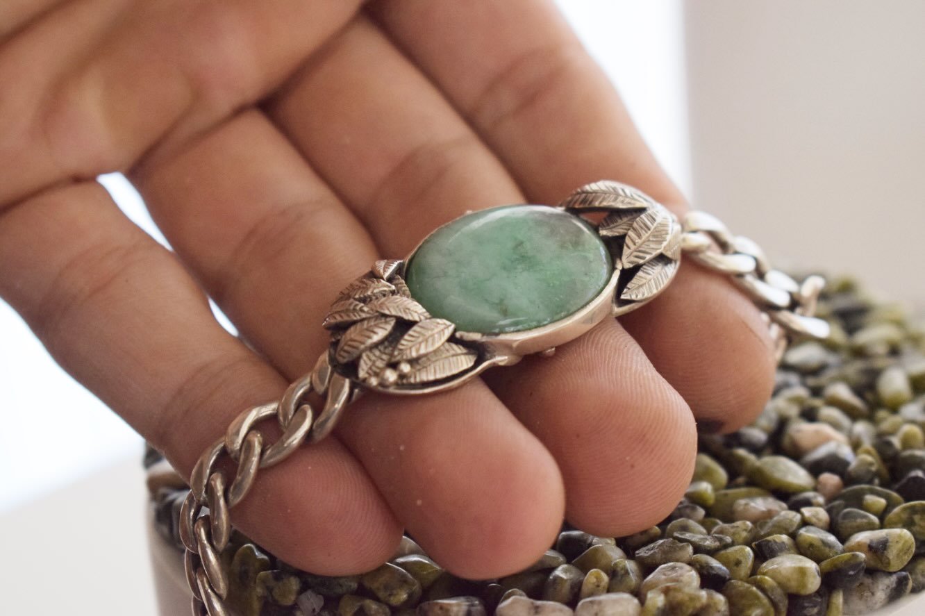 Pulseira de prata com aventurina e detalhe em folhas